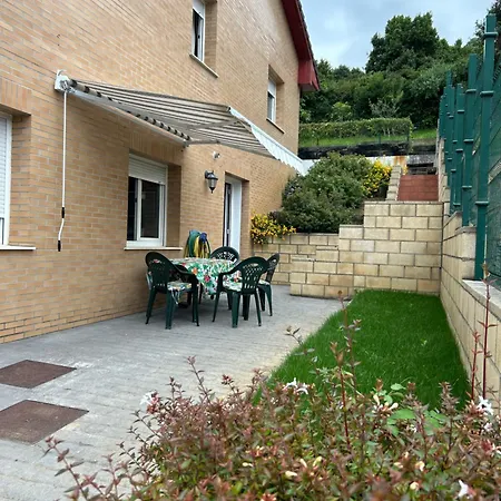 Mikasita Amplia Casa Con Vistas A La Montana Y Terraza Y Jardin Cerca De Bilbao Y Cantabria Holiday home *